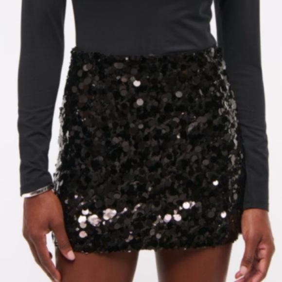 Abercrombie & Fitch Dresses & Skirts - EUC Abercrombie & Fitch Black sequin skort